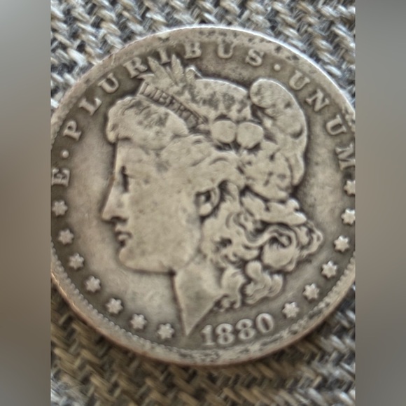 1880 one dollar coin - Picture 1 of 3